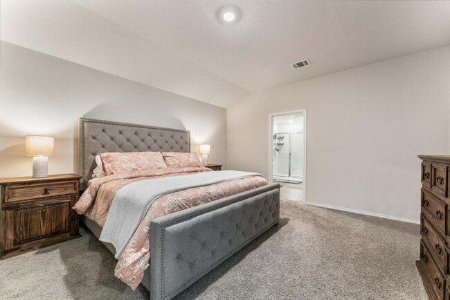 Building Photo - 3127 Keuka Pk Dr