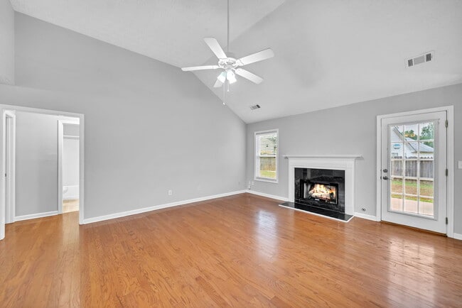 Building Photo - 825 Chatham Park Dr SW