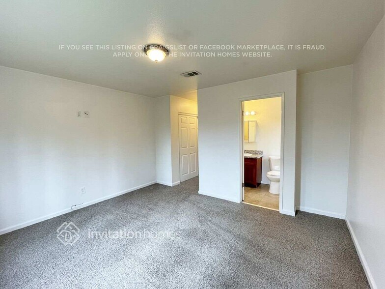 Building Photo - 210 James Ct