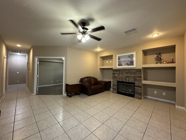 Building Photo - 2596 Mizzoni Cir
