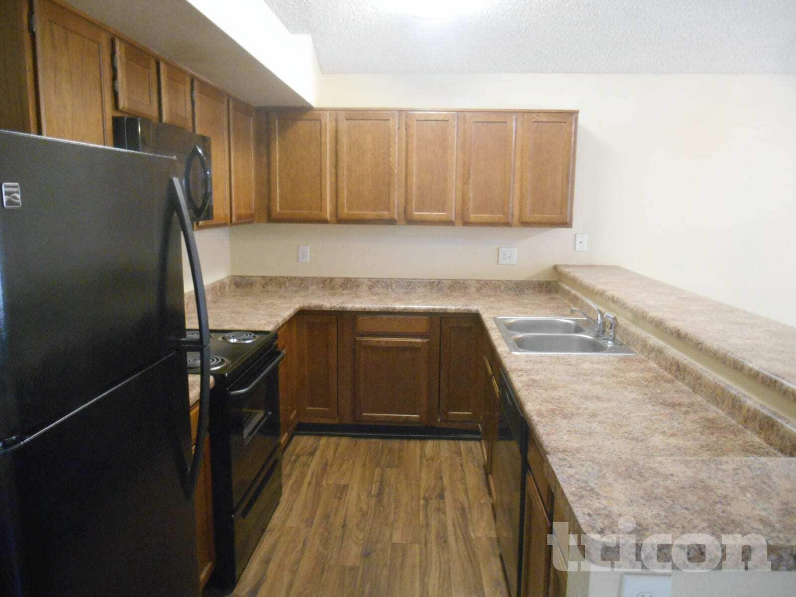 Building Photo - 1706 N Comanche Dr
