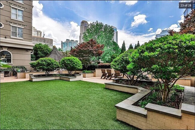 Building Photo - 3334 Peachtree Rd NE