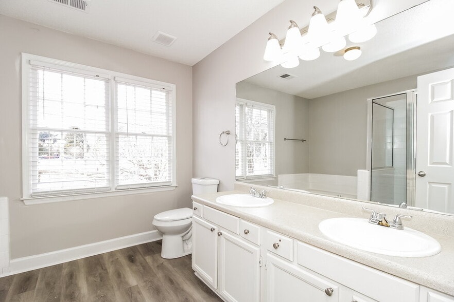 Building Photo - 5196 Olde Mill Dr NE