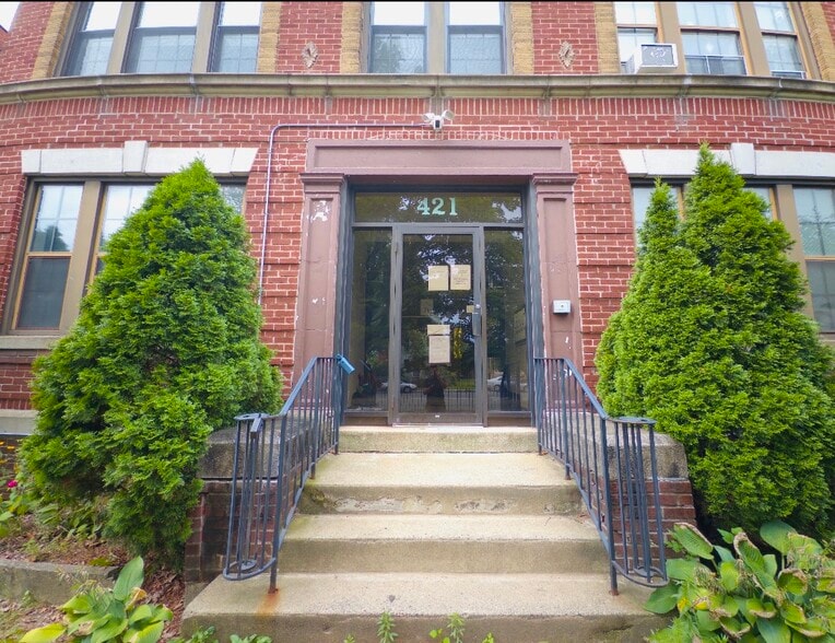 Building Photo - 421 Wethersfield Ave