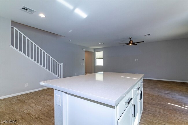 Building Photo - 10461 Skye Summit Ave