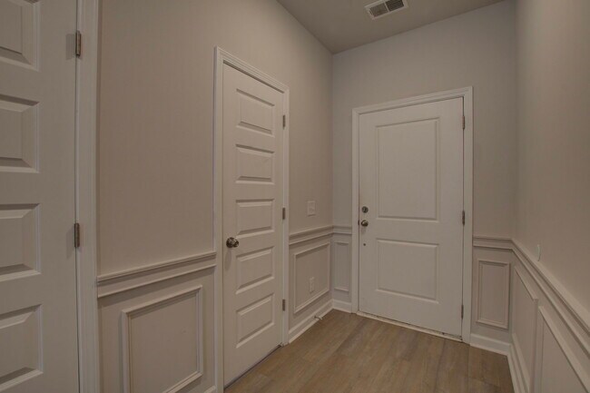 Building Photo - 4105 Quincy Adams Ln