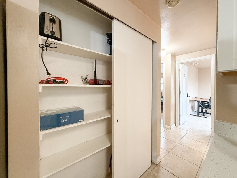 Building Photo - 3632 Brompton Dr