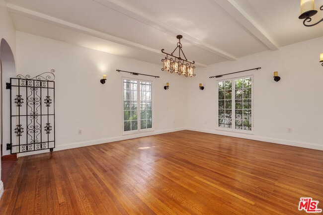 Building Photo - 329 N McCadden Pl