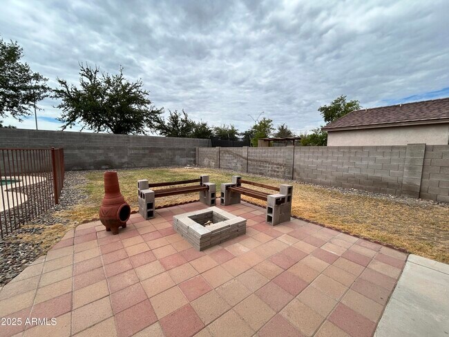 Building Photo - 16837 W Carmen Dr