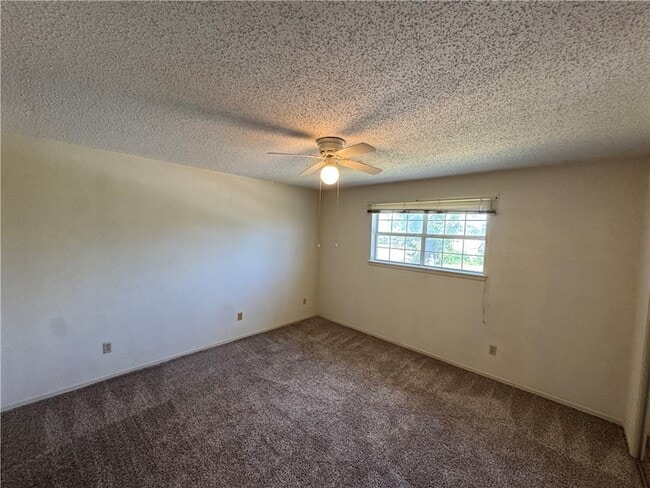 Building Photo - 321 S 11th Pl