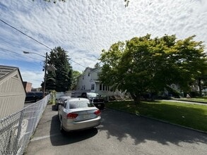 Building Photo - 112 Stiles St