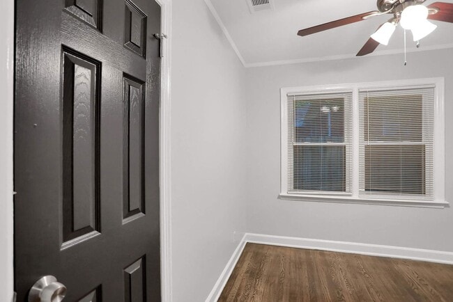 Building Photo - Sherwood Forest Living / 810 sqft / Monitored Alarm