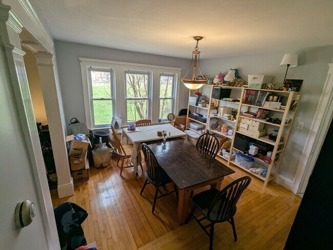 Building Photo - 376 Fellsway W