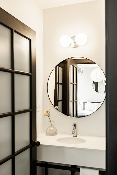 Building Photo - 1304 Broadway-SI ID1056031P