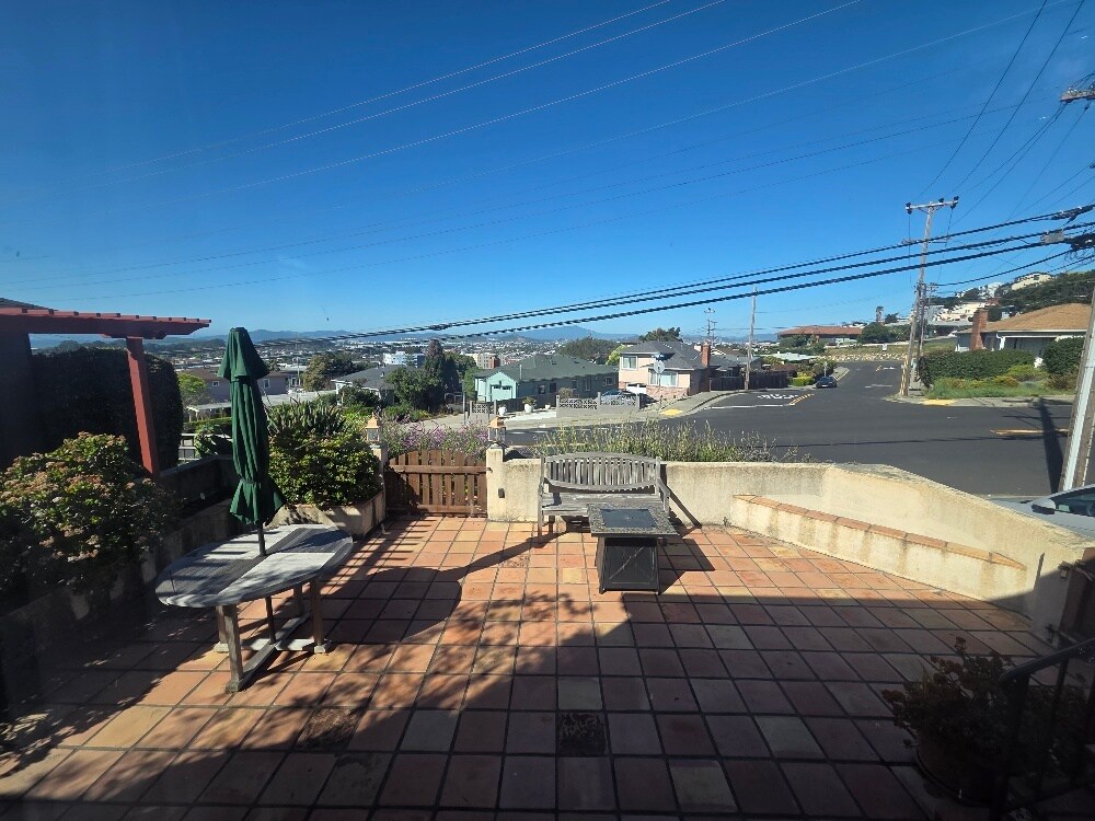 Building Photo - 6746 Cutting Blvd