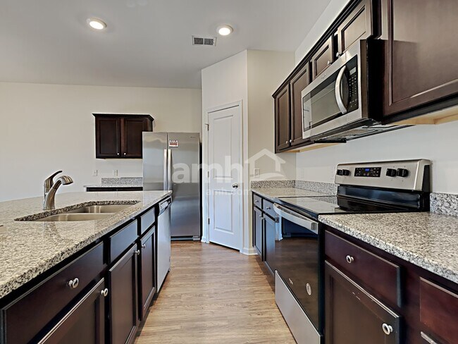 Building Photo - 190 Orion Way