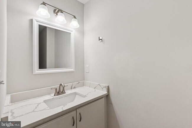 Building Photo - 5875 Woodfield Estates Dr
