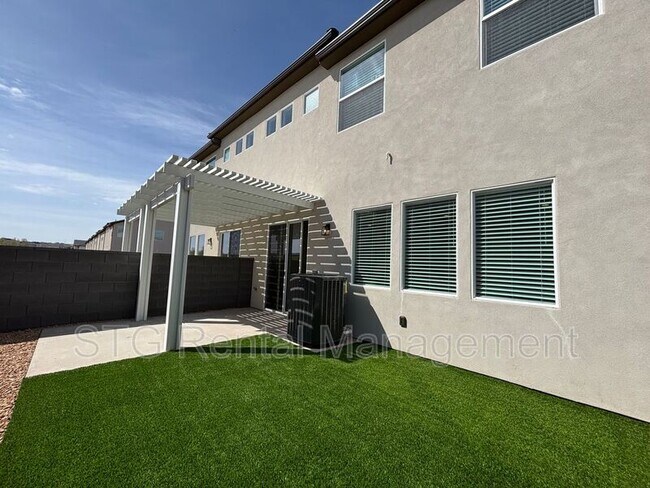 Building Photo - 983 S 4380 W