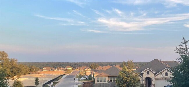 Building Photo - 141 Cres Heights Dr