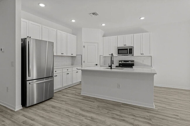 Building Photo - 6030 Lacota Ave