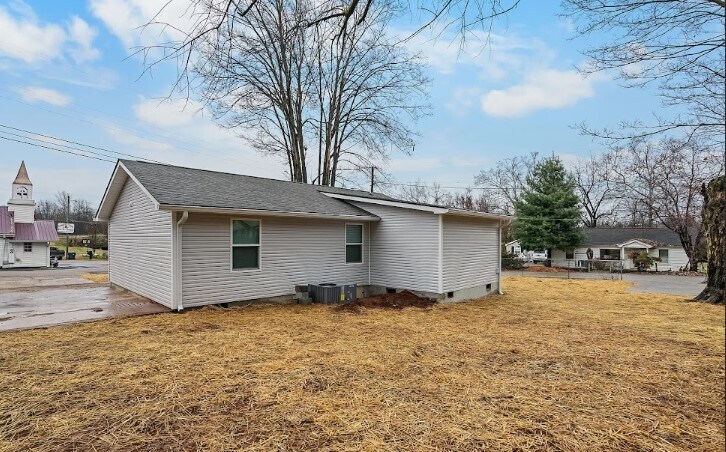 Building Photo - 302 Susong Dr