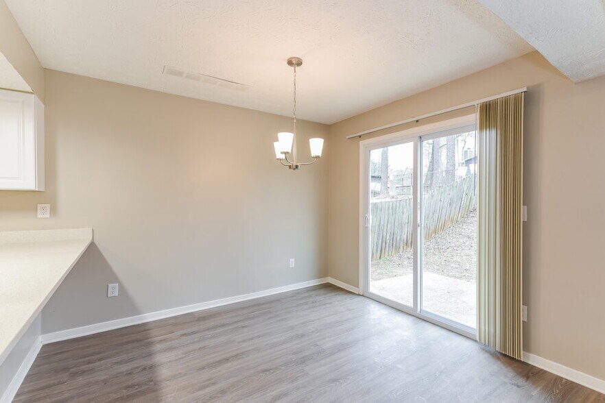 Building Photo - 6375 E Windsor Ln
