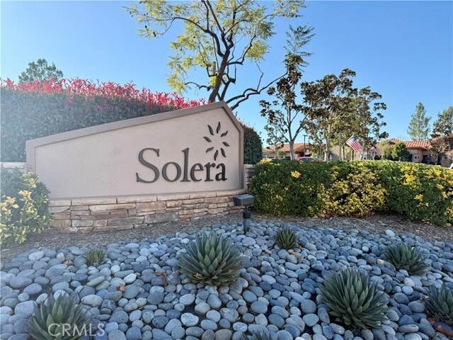 Building Photo - 924 Essex Rd