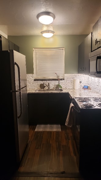 Building Photo - 8095 Twain Cir