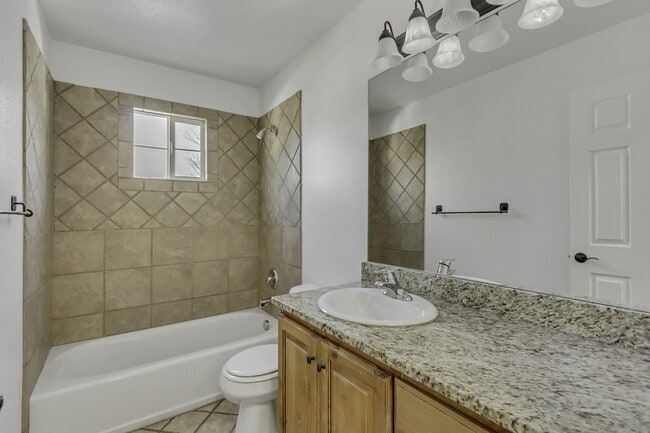 Building Photo - 816 N 175 E