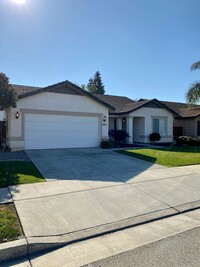 Building Photo - 3 bedroom 2 bath SE Tulare