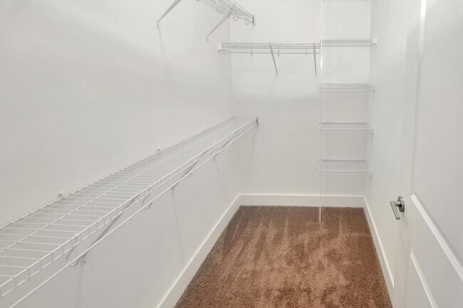 Building Photo - 650 E Brooklyn Vlg Ave