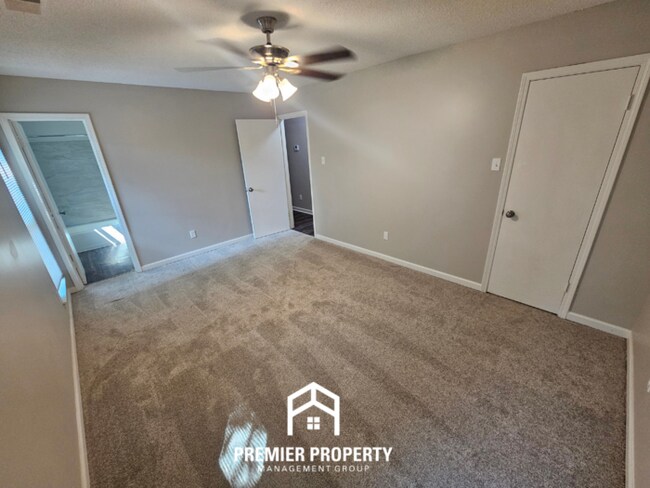 Building Photo - 6249 Midsummer Way