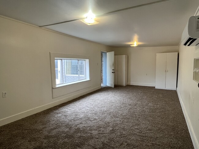 Bonus Room/ Detached 3rd Bedroom - 2030 W Sherwood Ave