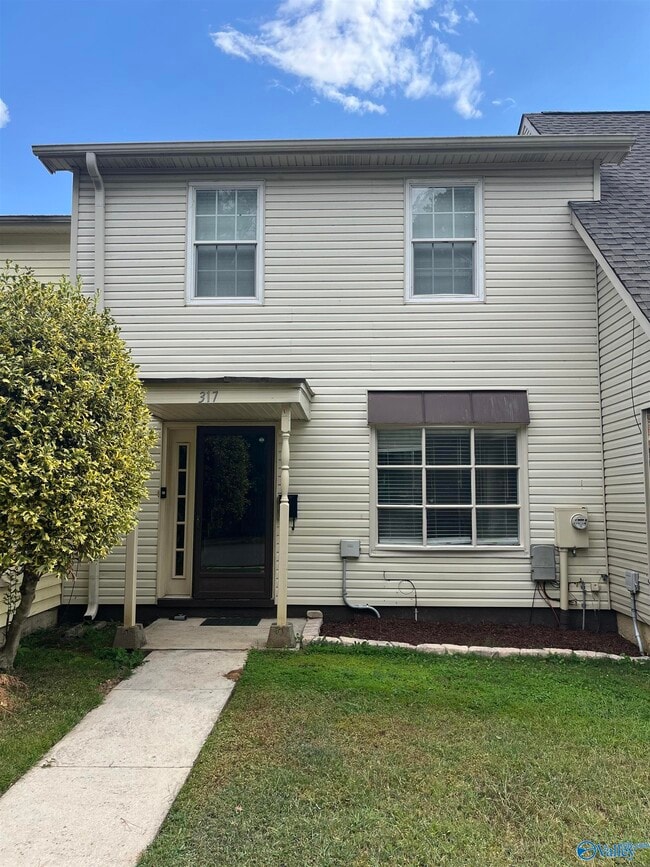 Primary Photo - 317 Chateau Dr SW