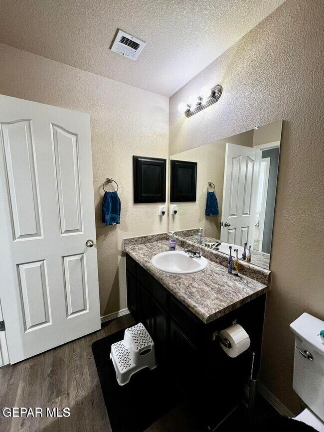 Building Photo - 749 Villa Romero Dr