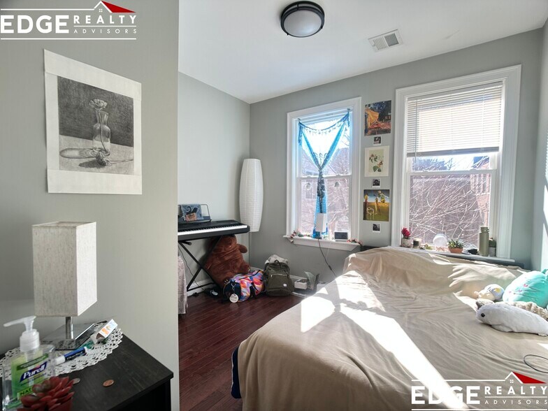 Building Photo - 15 Millmont St