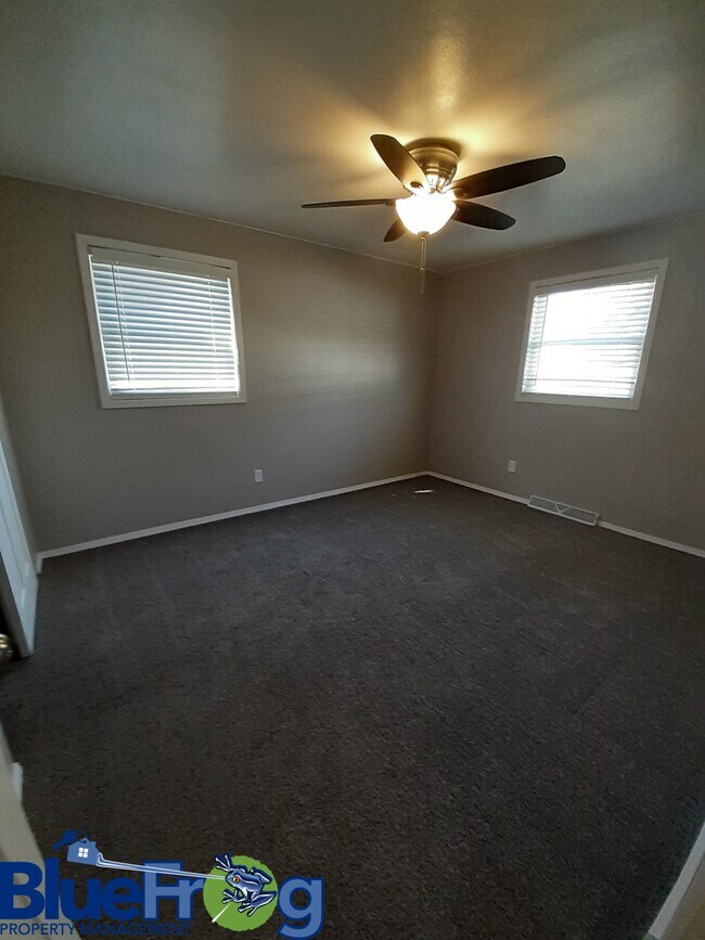 Building Photo - 15 Woodmere Ct