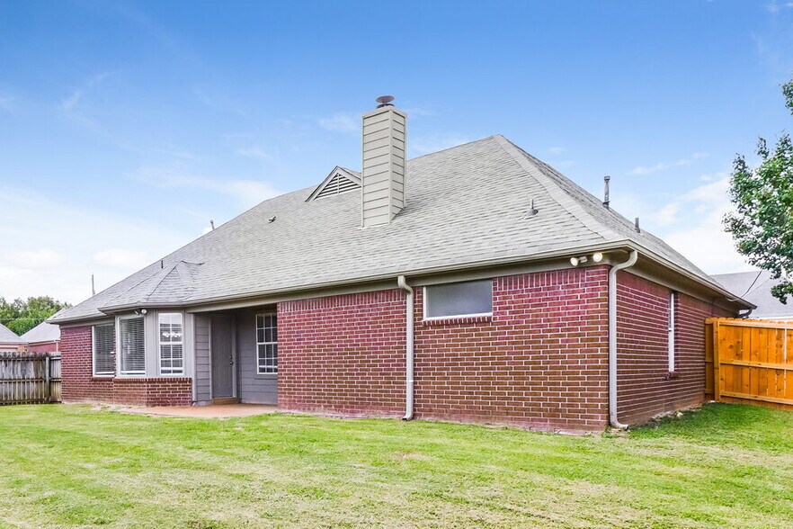 Building Photo - 990 Jessa Cove