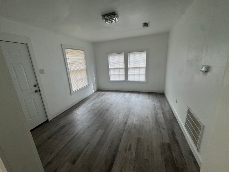 Building Photo - 1836 Cook St