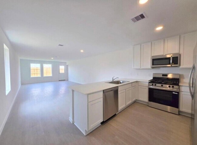 Building Photo - 28818 Texas Sparrow Ln