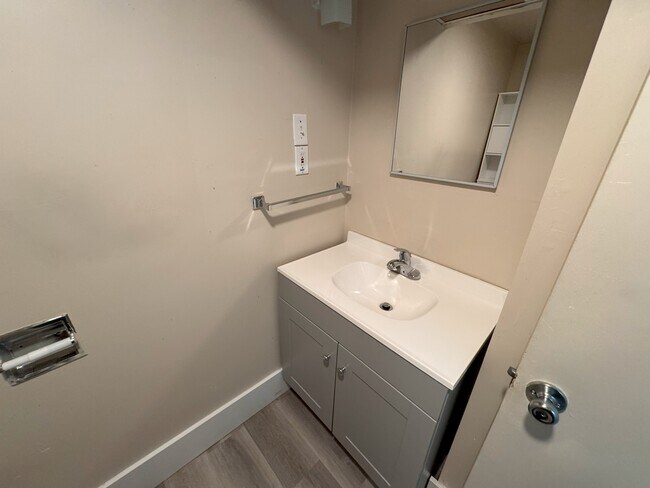 Building Photo - 1758 Myers Ln