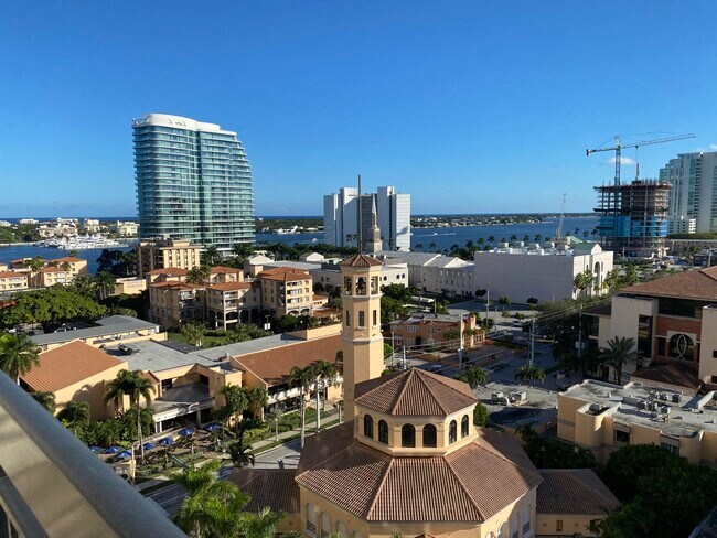 Building Photo - 801 S Olive Ave