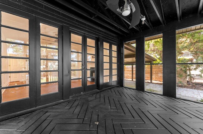 Building Photo - 774 Creekside Dr