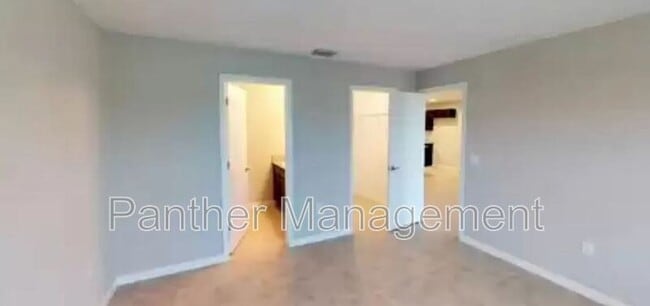 Building Photo - 510 SW 3rd Ct
