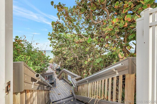 Building Photo - 840 Ocean Dr