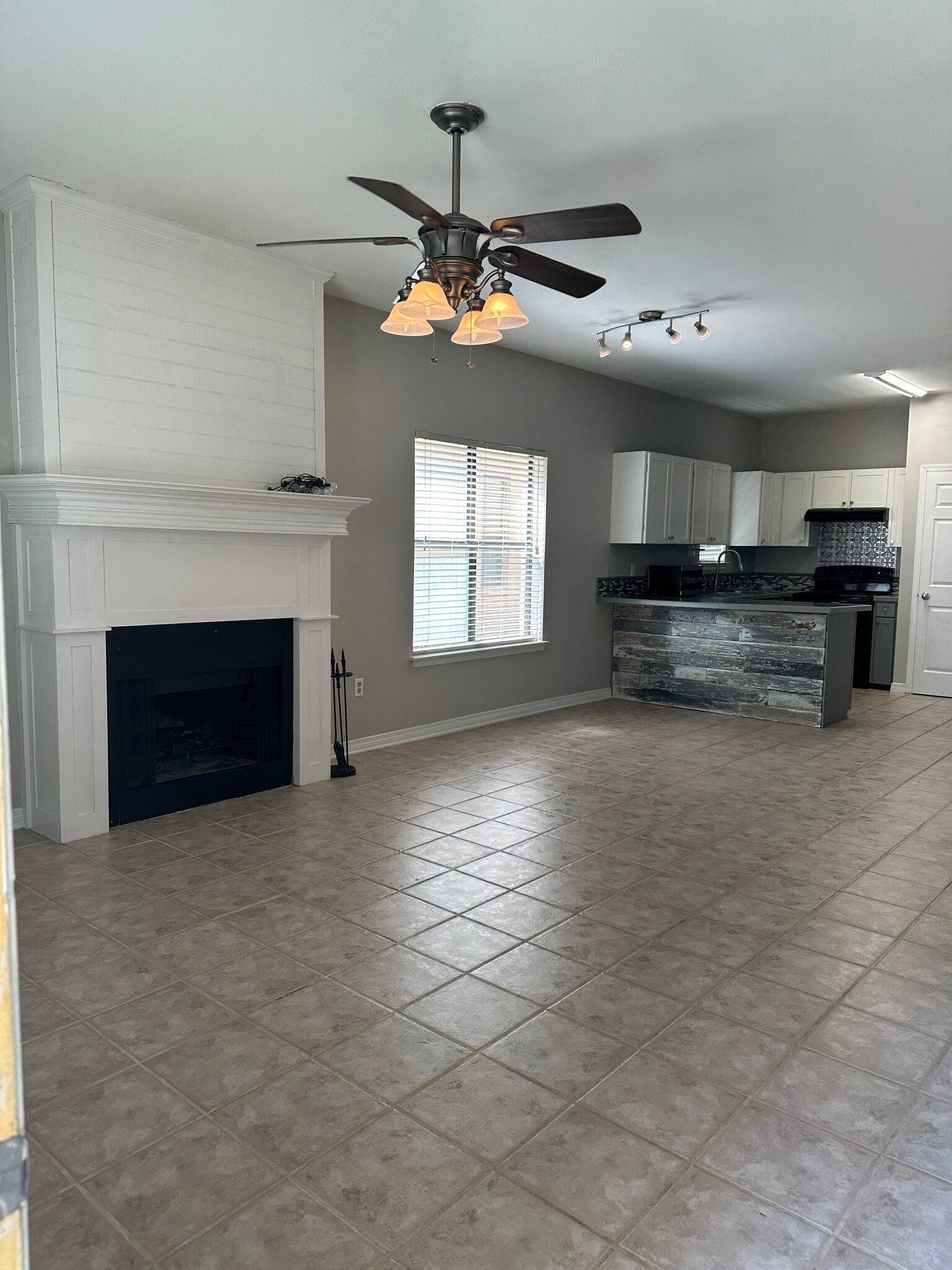 Building Photo - 5131 Butter Creek Ln