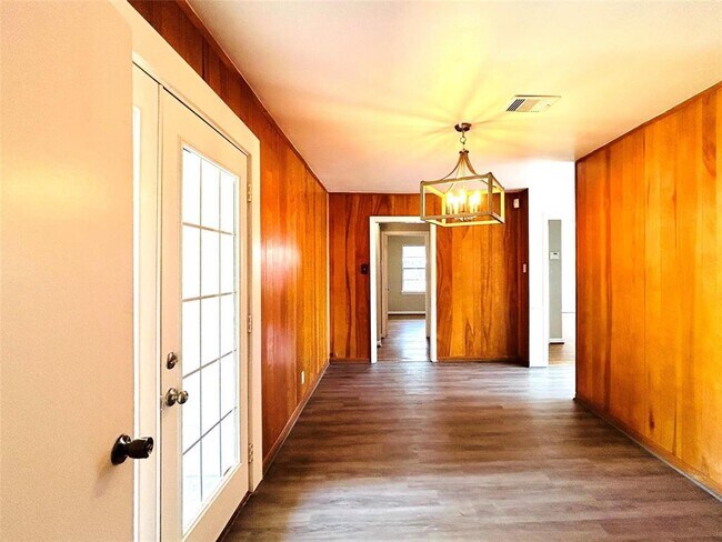Building Photo - 6738 Hendon Ln