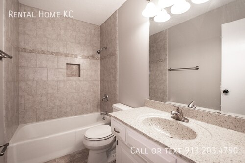 Building Photo - 7920 W 113th Terrace