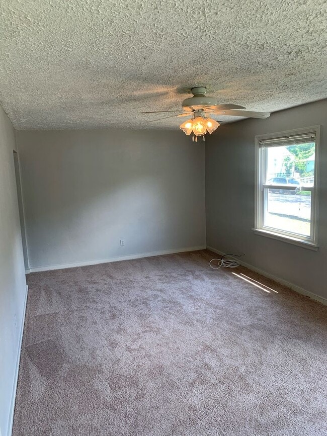Building Photo - Beautiful 3 Bedroom home off of the Virgin...