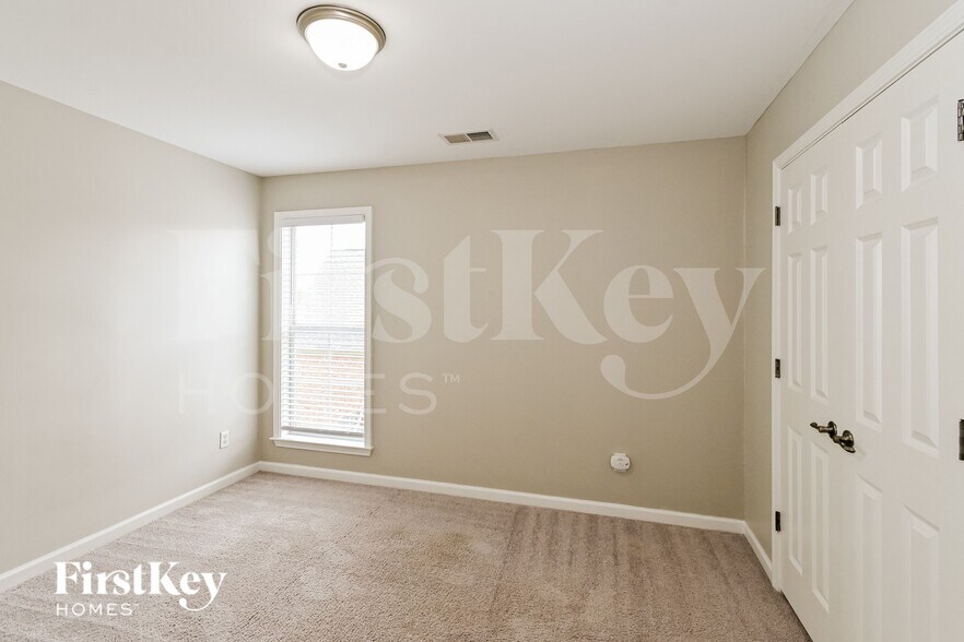 Building Photo - 6345 Renwood Loop